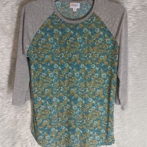 ☀️3/$15 Lularoe tee --size small